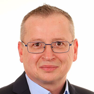 Jacek Fiolek - Institut für Oberflächentechnik GmbH